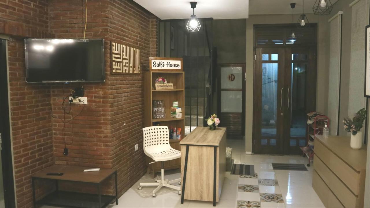 Sabi Guest House - Strategic Family -Married Couples Only- Hostel In Prawirotaman Джокякарта Екстериор снимка