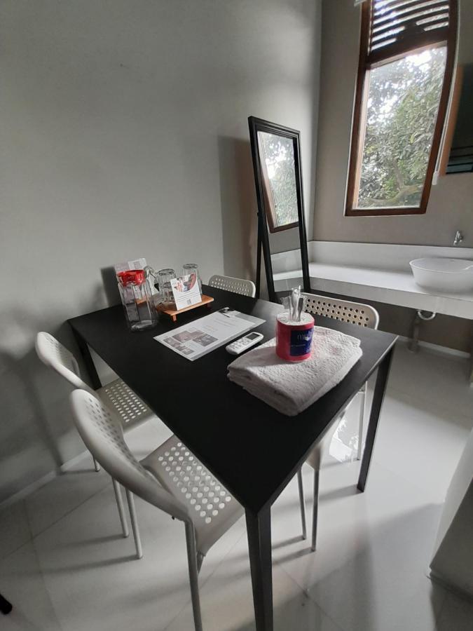 Sabi Guest House - Strategic Family -Married Couples Only- Hostel In Prawirotaman Джокякарта Екстериор снимка