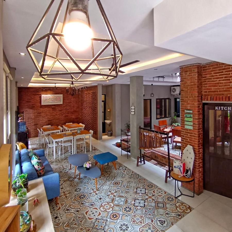 Sabi Guest House - Strategic Family -Married Couples Only- Hostel In Prawirotaman Джокякарта Екстериор снимка