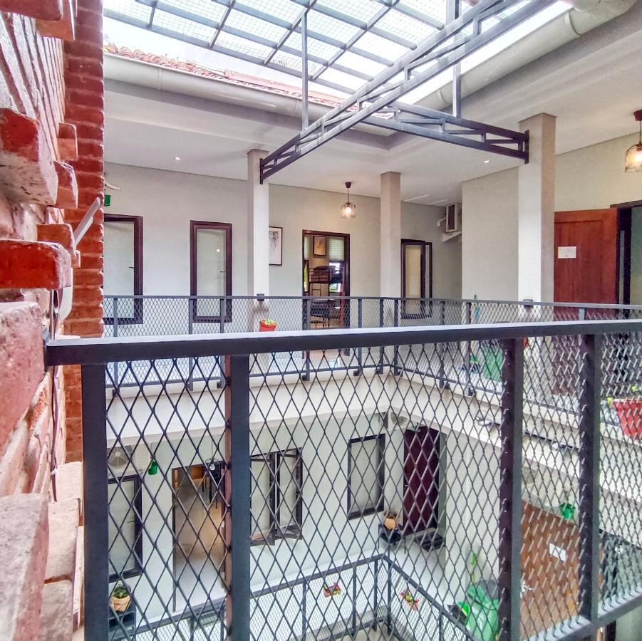 Sabi Guest House - Strategic Family -Married Couples Only- Hostel In Prawirotaman Джокякарта Екстериор снимка