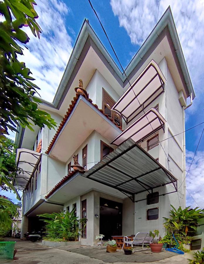 Sabi Guest House - Strategic Family -Married Couples Only- Hostel In Prawirotaman Джокякарта Екстериор снимка