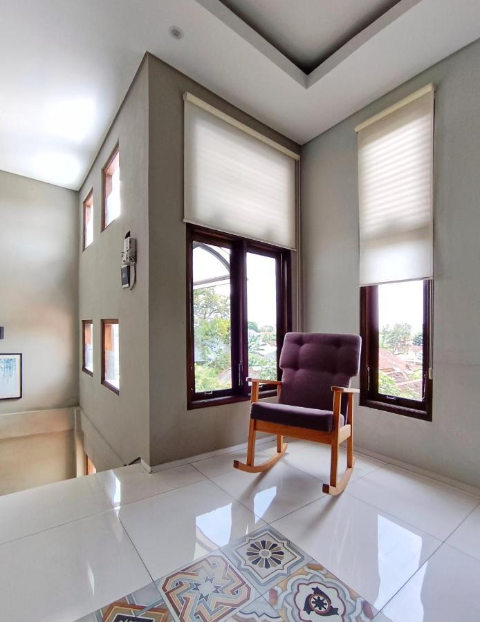 Sabi Guest House - Strategic Family -Married Couples Only- Hostel In Prawirotaman Джокякарта Екстериор снимка