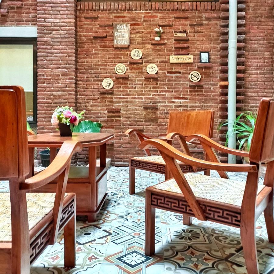 Sabi Guest House - Strategic Family -Married Couples Only- Hostel In Prawirotaman Джокякарта Екстериор снимка